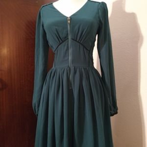 NWOT Hunter green S/XS long sleeve knee length dress.
